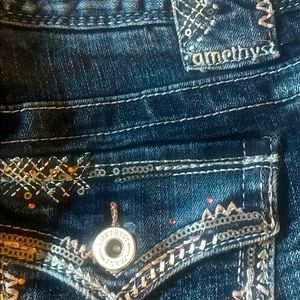 Amethyst embellished jean shorts size 5!!